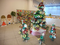 カラフル★リースで彩るみんなの大きなクリスマスツリー